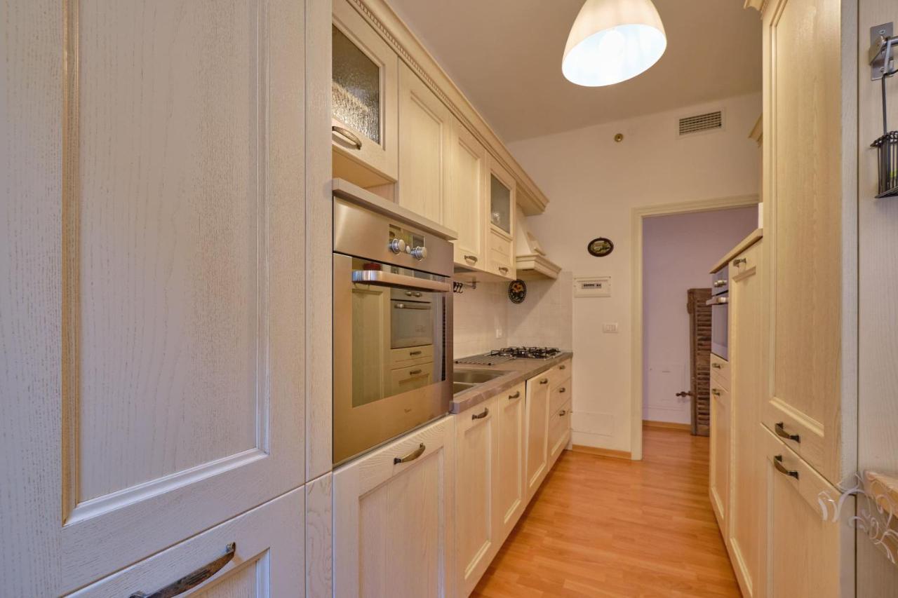 Apartmentsgarda - Residenza Dei Navigatori Torri Del Benaco Esterno foto